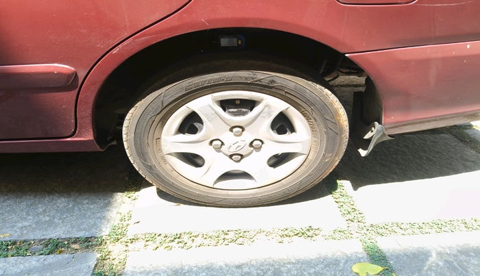 2010 Hyundai Accent GLE, Petrol, Manual, 1,71,564 km, tyre