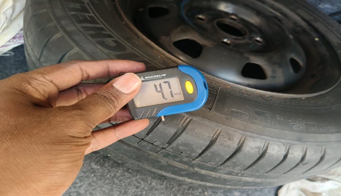 2010 Hyundai Accent GLE, Petrol, Manual, 1,71,564 km, tyre