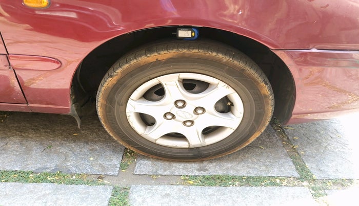 2010 Hyundai Accent GLE, Petrol, Manual, 1,71,564 km, tyre