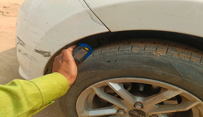 2017 Hyundai Grand i10 SPORTZ (O) 1.2 KAPPA VTVT, Petrol, Manual, 63,330 km, tyre