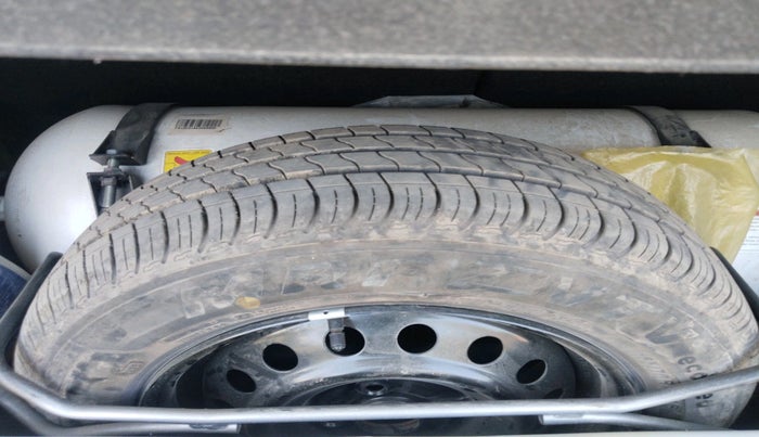 2023 Maruti New Wagon-R VXI CNG 1.0, CNG, Manual, 53,404 km, tyre