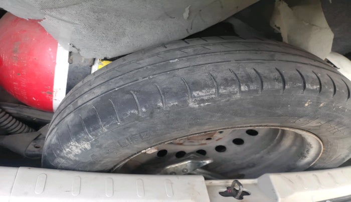 2018 Maruti Celerio VXI CNG, CNG, Manual, 1,07,567 km, tyre