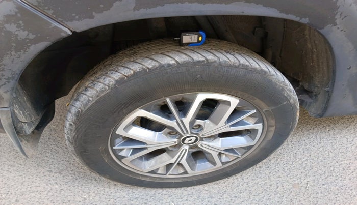 2019 Renault Duster RXS OPT CVT, Petrol, Automatic, 50,199 km, tyre