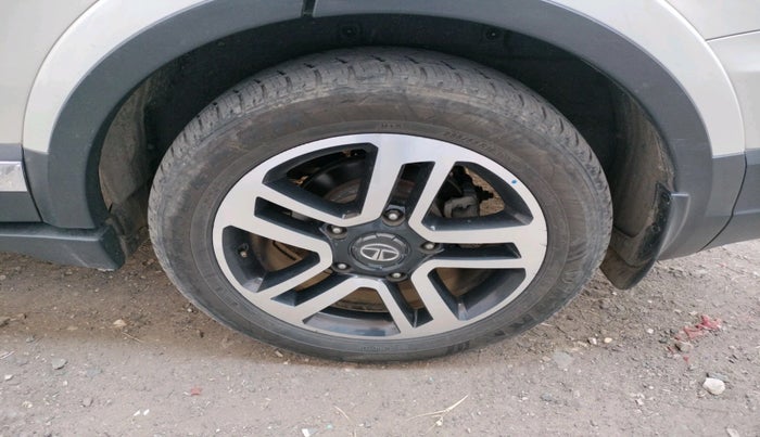 2018 Tata Hexa XTA 4X2 7 STR, Diesel, Automatic, 1,07,299 km, tyre