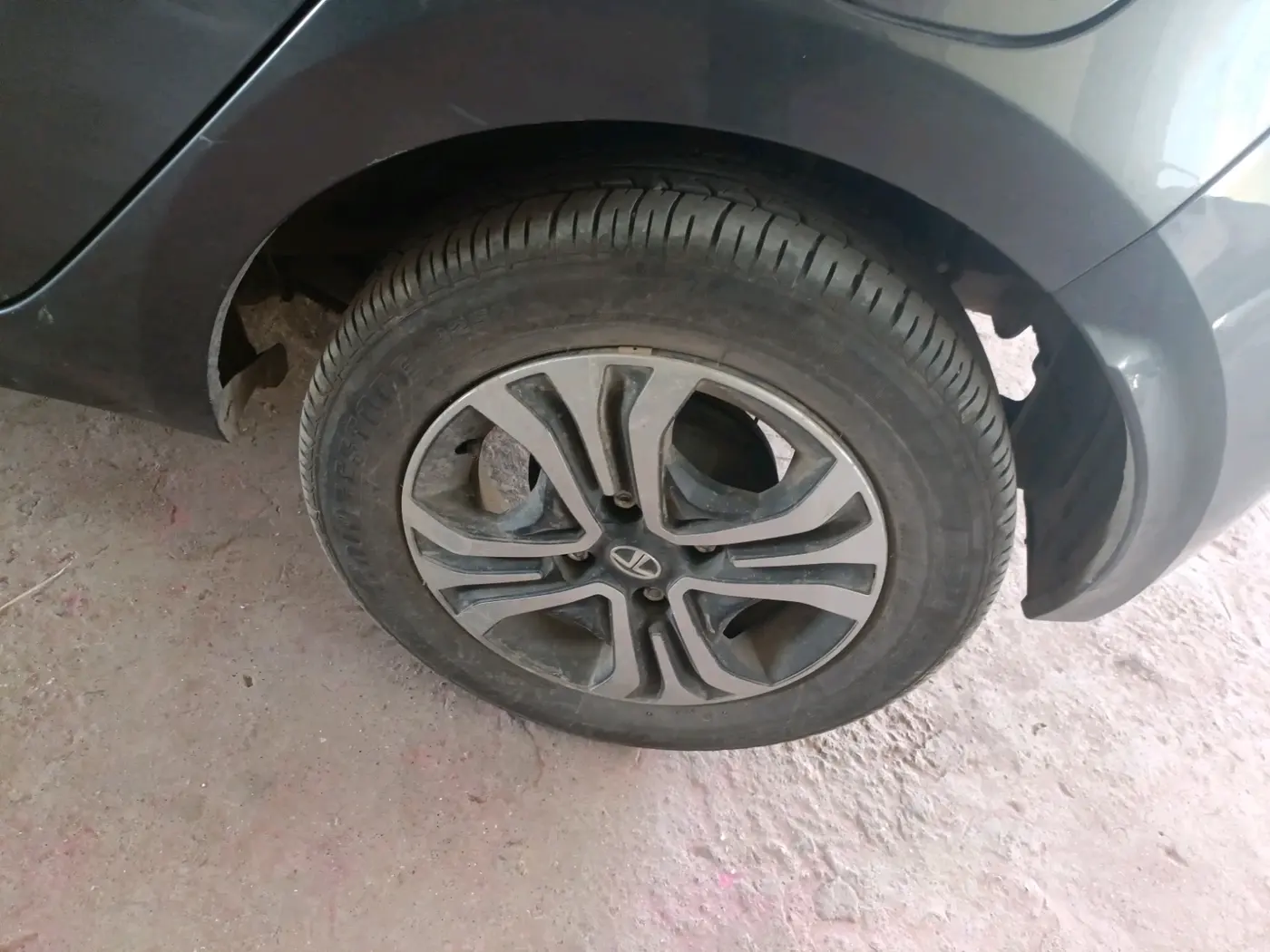 2023 Tata Tiago XT RHYTHM PETROL, Petrol, Manual, 13,205 km, tyre