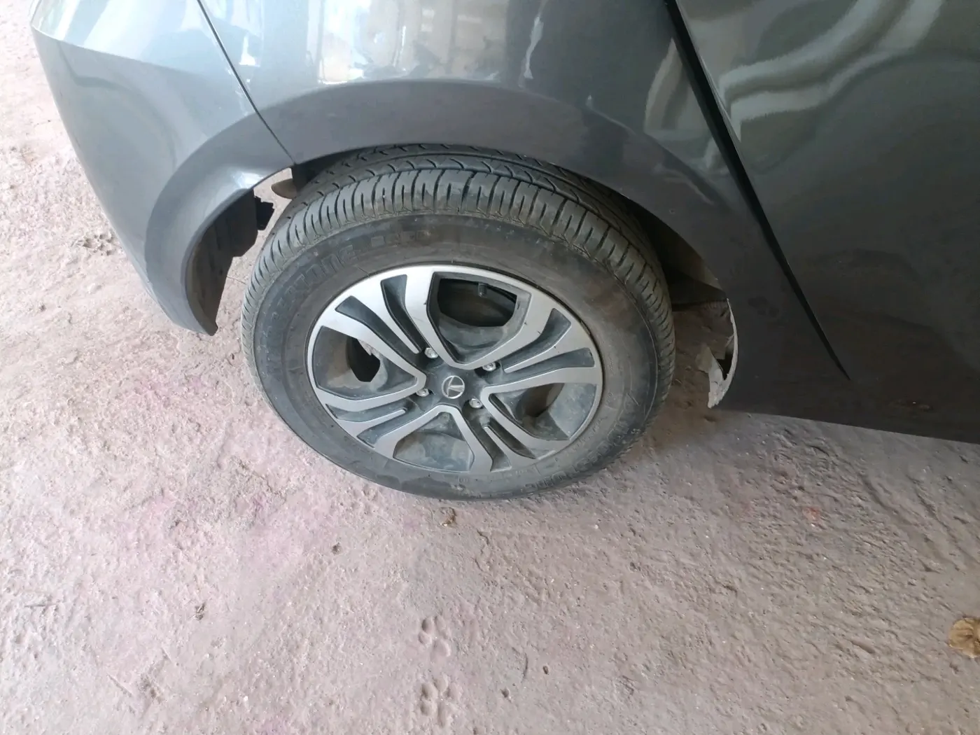 2023 Tata Tiago XT RHYTHM PETROL, Petrol, Manual, 13,205 km, tyre
