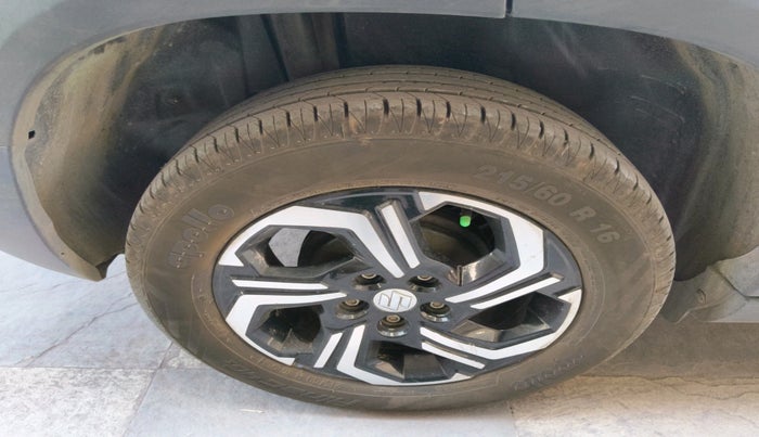 2023 Maruti BREZZA VXI S-CNG, CNG, Manual, 72,450 km, tyre