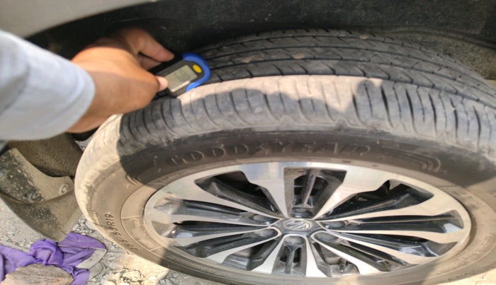 2023 MG GLOSTER SAVVY 2.0 TURBO 6 STR 2WD, Diesel, Automatic, 58,900 km, tyre