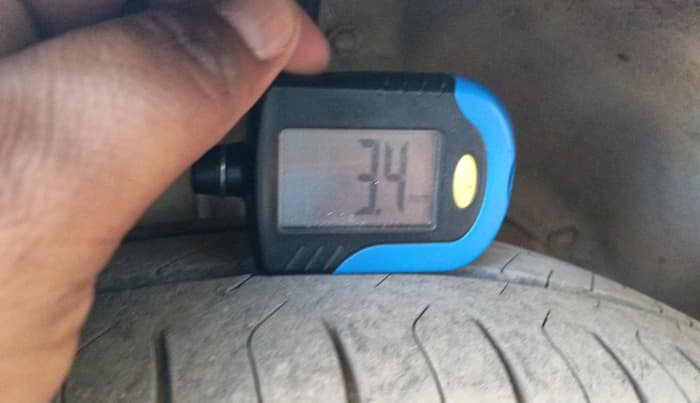 2018 Maruti Dzire VXI, CNG, Manual, 74,749 km, tyre