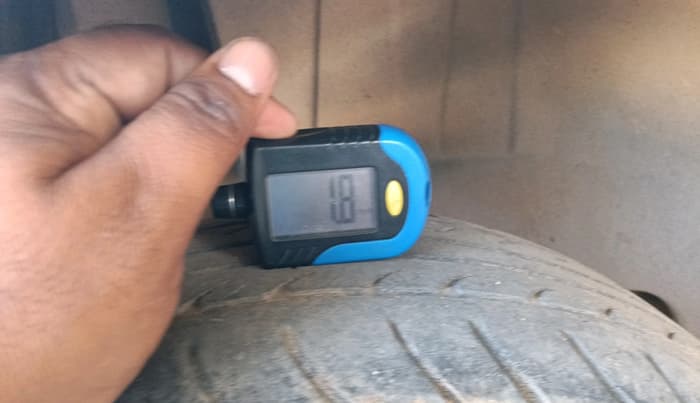 2018 Maruti Dzire VXI, CNG, Manual, 74,749 km, tyre