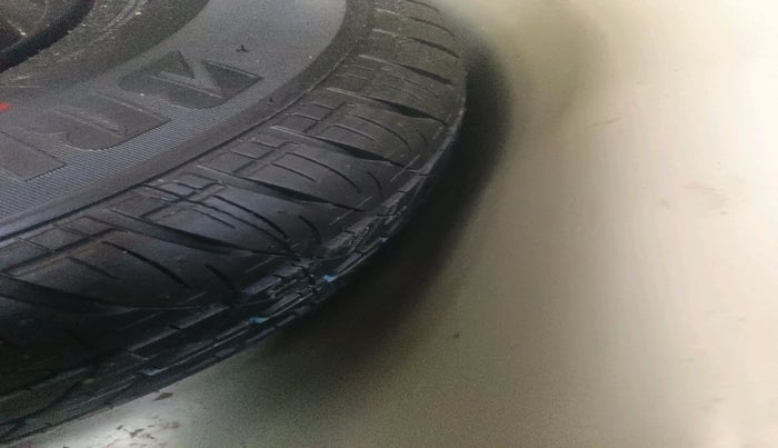 2016 Maruti Swift ZXI, Petrol, Manual, 81,441 km, tyre