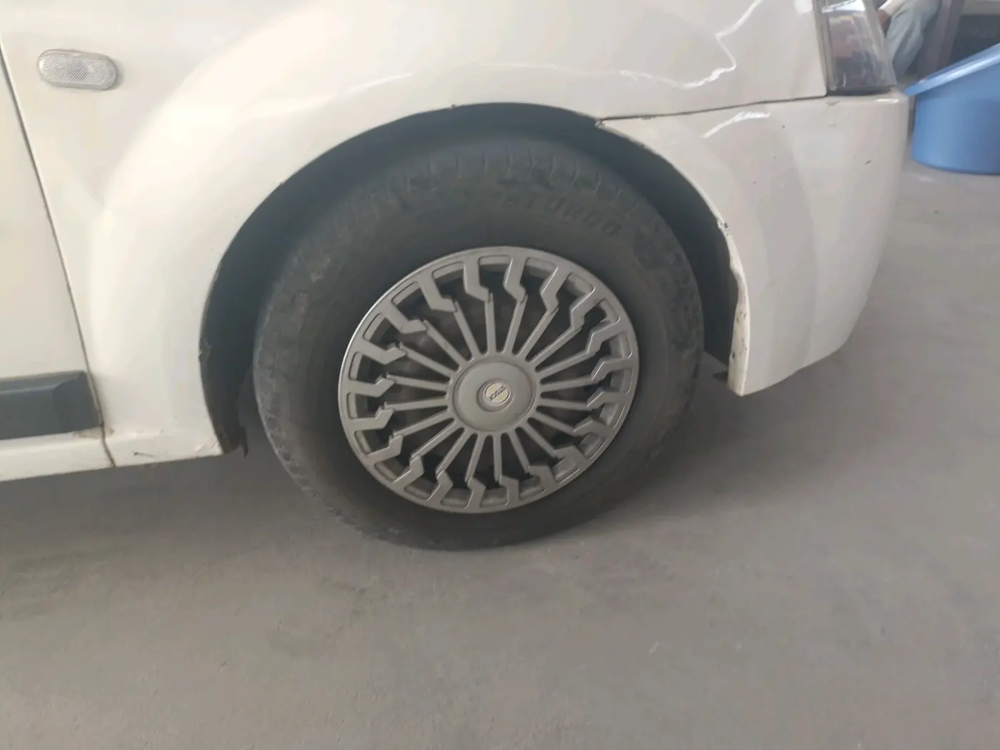 2015 Mahindra Verito 1.5 D4, Diesel, Manual, 1,52,945 km, tyre