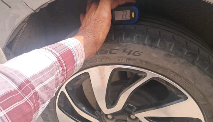 2021 Maruti Baleno ZETA PETROL 1.2, Petrol, Manual, 47,500 km, tyre