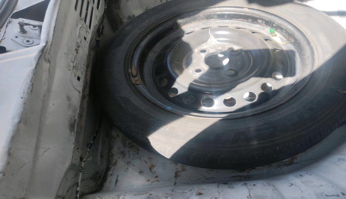 2011 Nissan Micra XV DIESEL, Diesel, Manual, 1,38,519 km, tyre