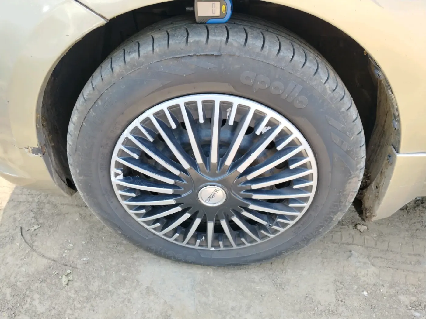 2013 Maruti Ertiga ZDI, Diesel, Manual, 1,37,734 km, tyre