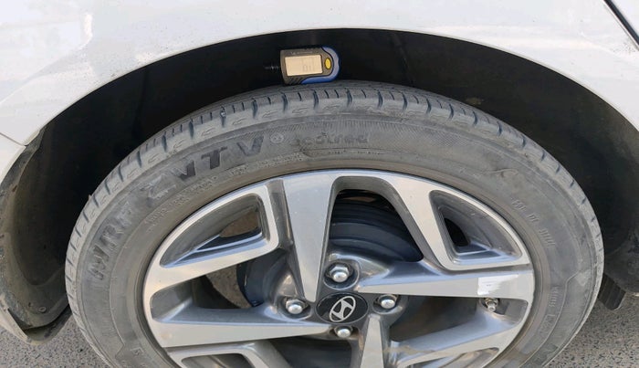 2023 Hyundai AURA SX 1.2 CNG, CNG, Manual, 39,081 km, tyre