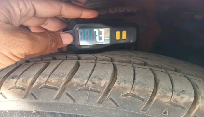 2013 Volkswagen Polo HIGHLINE1.2L, Petrol, Manual, 53,663 km, tyre