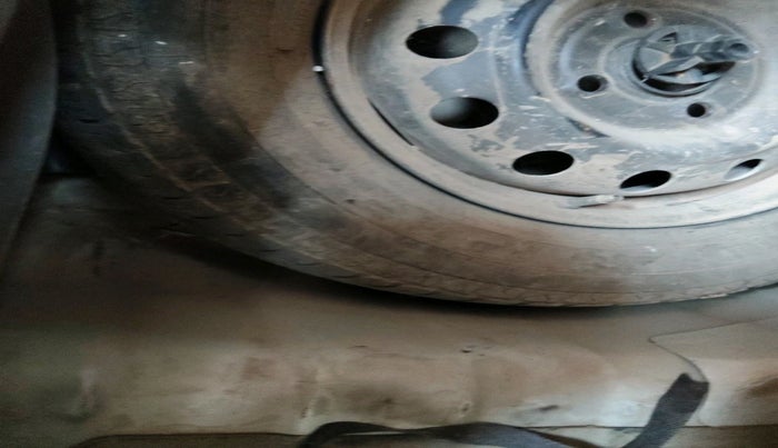 2012 Hyundai i10 MAGNA 1.1, Petrol, Manual, 86,970 km, tyre