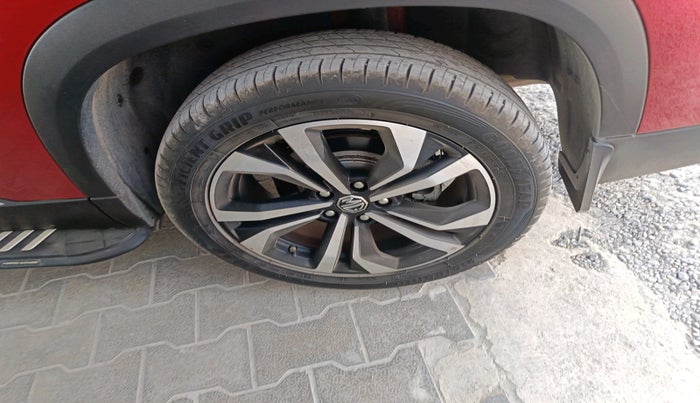 2025 MG HECTOR SHARP PRO 2.0 TURBO DIESEL, Diesel, Manual, 15,511 km, tyre