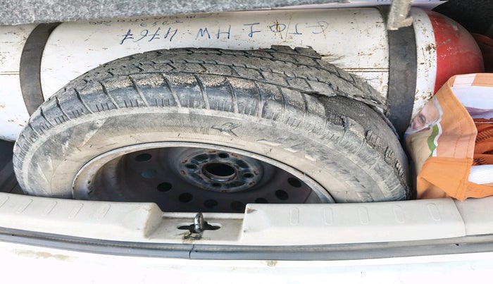 2018 Maruti Celerio ZXI AMT, CNG, Automatic, 1,03,288 km, tyre