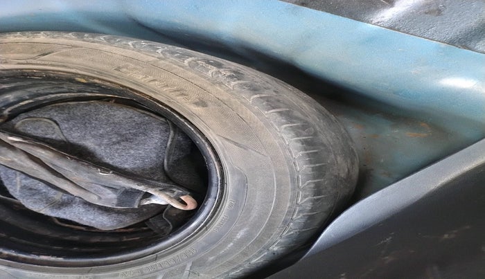 2014 Hyundai i20 ASTA 1.2, Petrol, Manual, 1,54,028 km, tyre