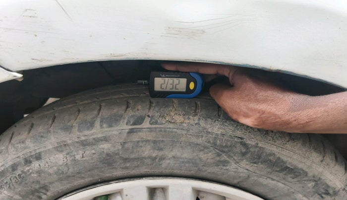 2019 Maruti Swift LXI, CNG, Manual, 67,405 km, tyre