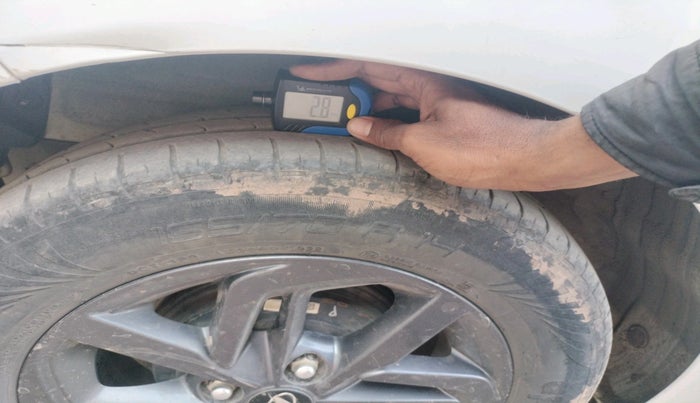 2022 Hyundai GRAND I10 NIOS SPORTZ 1.2 KAPPA VTVT CNG, CNG, Manual, 1,22,832 km, tyre