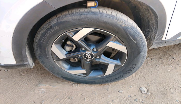 2020 Hyundai VENUE SX 1.0 TURBO, Petrol, Manual, 1,04,042 km, tyre