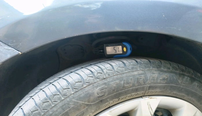 2016 Hyundai Grand i10 SPORTZ 1.2 KAPPA VTVT, CNG, Manual, 1,19,845 km, tyre