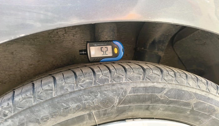 2016 Hyundai Grand i10 SPORTZ 1.2 KAPPA VTVT, CNG, Manual, 1,19,845 km, tyre