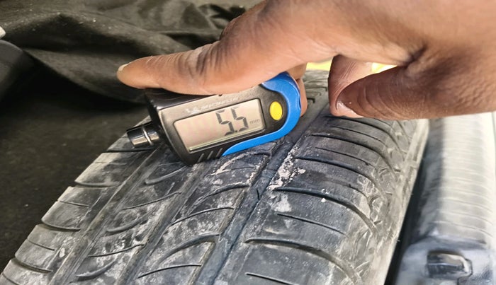 2016 Hyundai Grand i10 SPORTZ 1.2 KAPPA VTVT, CNG, Manual, 1,19,845 km, tyre