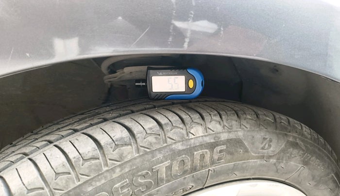 2016 Hyundai Grand i10 SPORTZ 1.2 KAPPA VTVT, CNG, Manual, 1,19,845 km, tyre