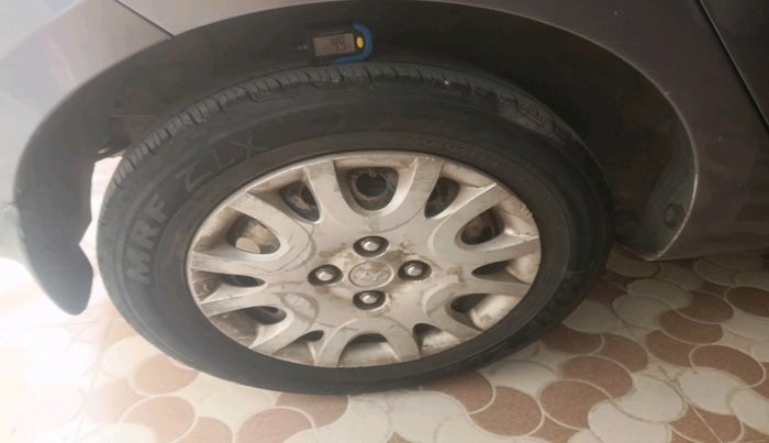 2009 Hyundai i20 MAGNA 1.2, Petrol, Manual, 1,08,078 km, tyre