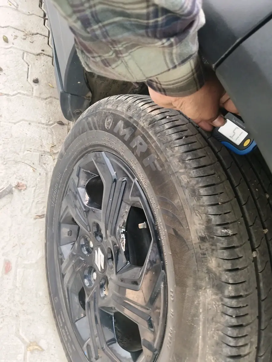 2025 Maruti BREZZA ZXI S-CNG, CNG, Manual, 33,330 km, tyre