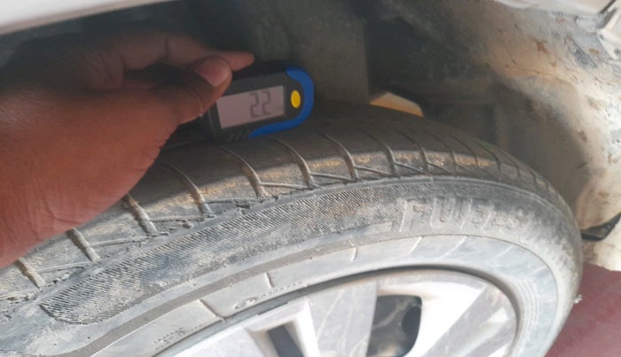 2013 Maruti Swift Dzire VXI, Petrol, Manual, 1,14,668 km, tyre