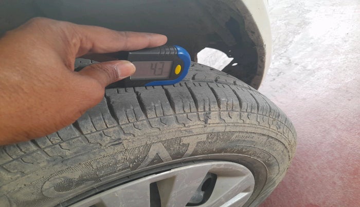 2013 Maruti Swift Dzire VXI, Petrol, Manual, 1,14,668 km, tyre