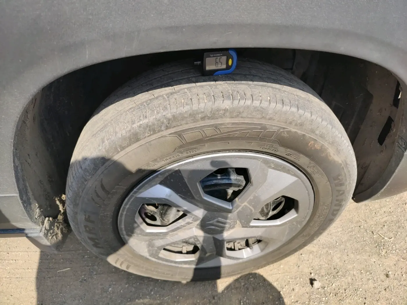 2024 Maruti BREZZA LXI S- CNG, CNG, Manual, 42,634 km, tyre