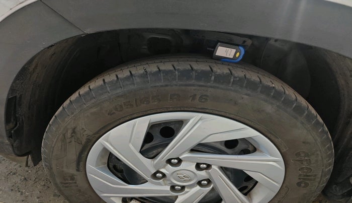 2024 Hyundai Creta EX 1.5 PETROL, Petrol, Manual, 35,618 km, tyre