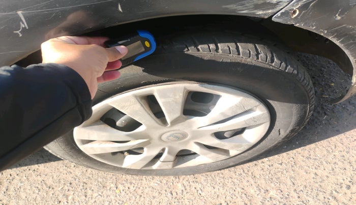 2011 Ford Figo ZXI 1.2 PETROL, Petrol, Manual, 70,918 km, tyre