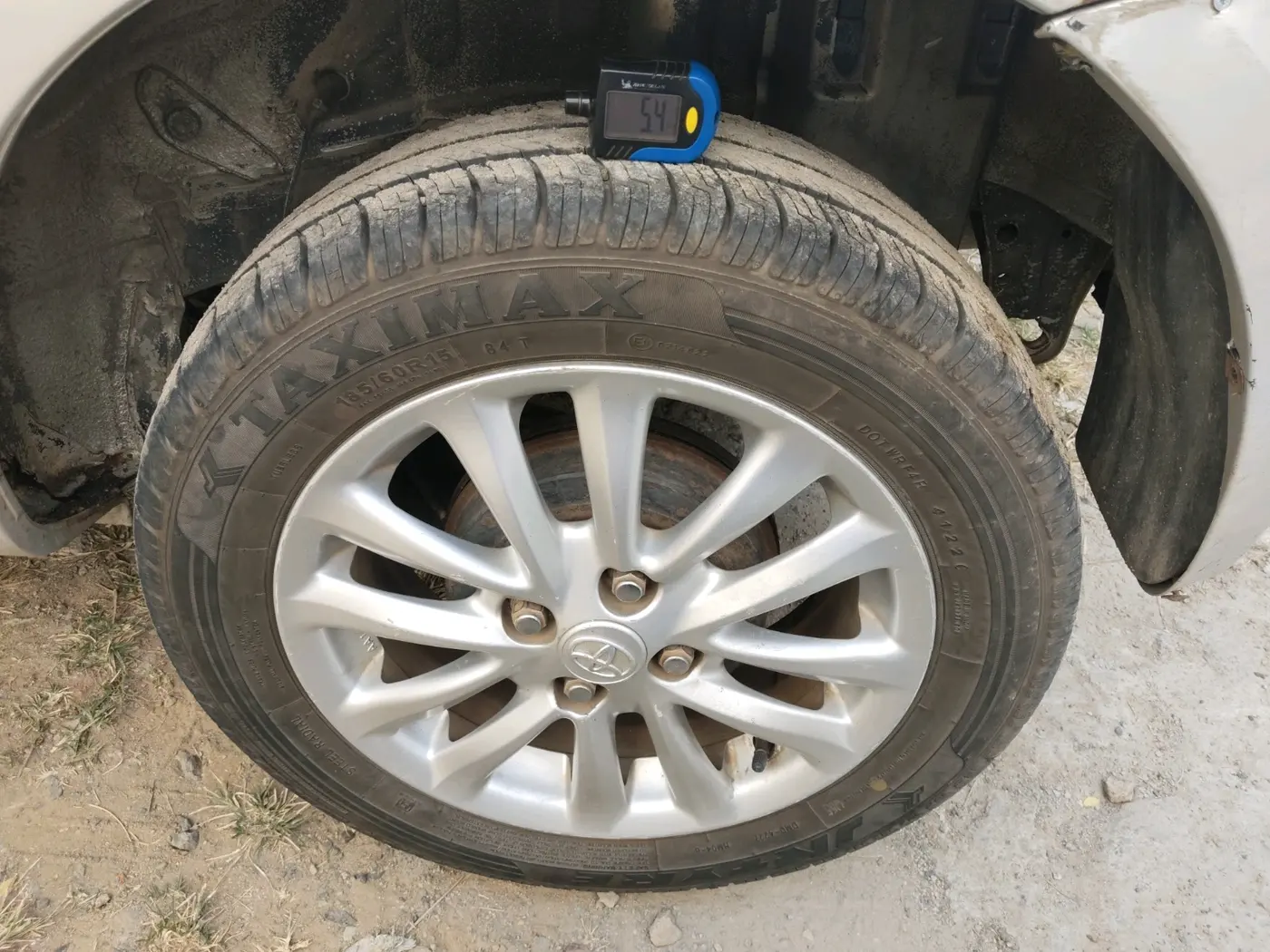 2011 Toyota Etios Liva V, Petrol, Manual, 94,191 km, tyre