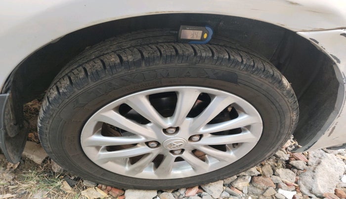 2011 Toyota Etios Liva V, Petrol, Manual, 94,191 km, tyre