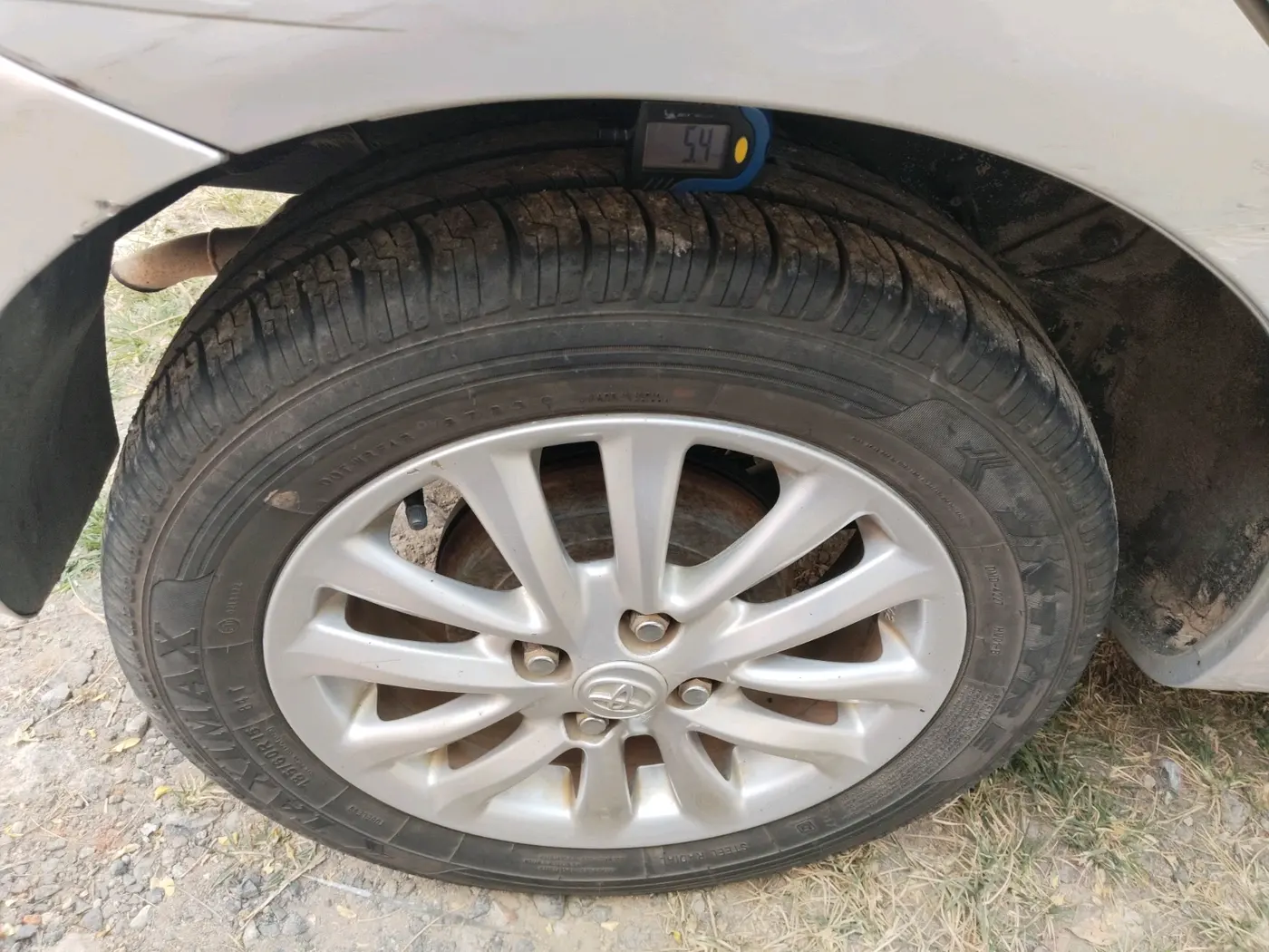 2011 Toyota Etios Liva V, Petrol, Manual, 94,191 km, tyre