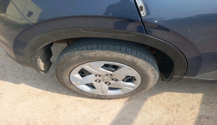 2021 Hyundai VENUE S 1.2, Petrol, Manual, 72,163 km, tyre