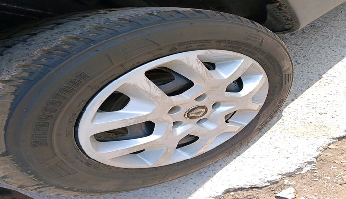 2016 Renault Duster 85 PS RXL DIESEL, Diesel, Manual, 1,28,566 km, tyre