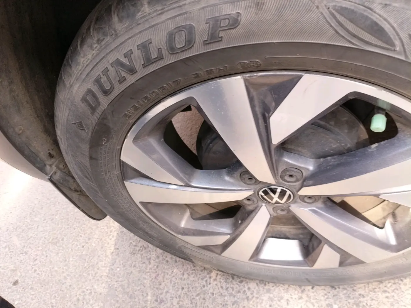 2022 Volkswagen TAIGUN TOPLINE 1.0 TSI AT, Petrol, Automatic, 43,884 km, tyre