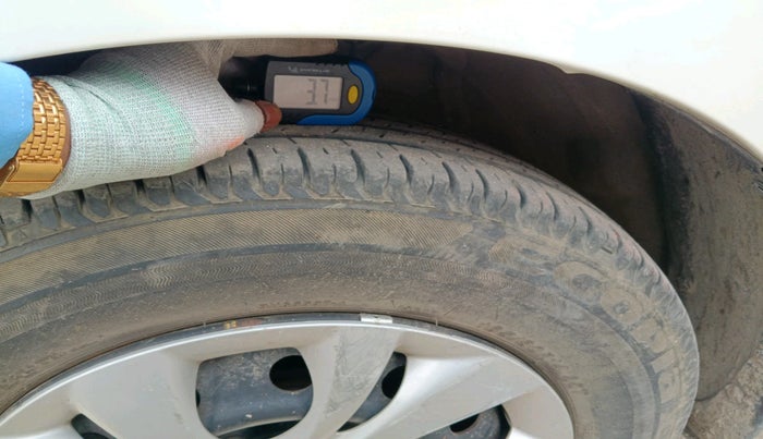 2022 Maruti Dzire VXI, CNG, Manual, 24,990 km, tyre