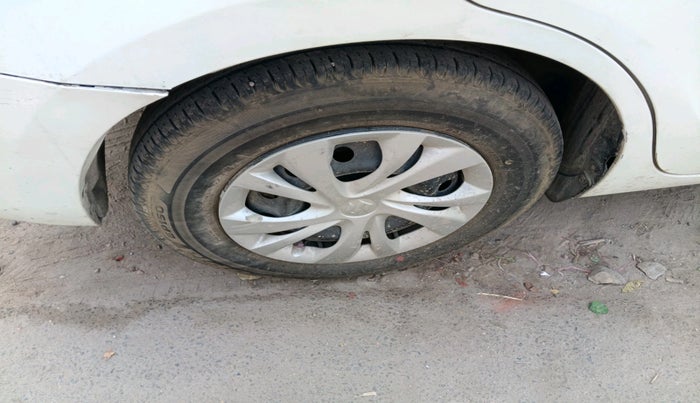 2022 Maruti Dzire VXI, CNG, Manual, 24,990 km, tyre