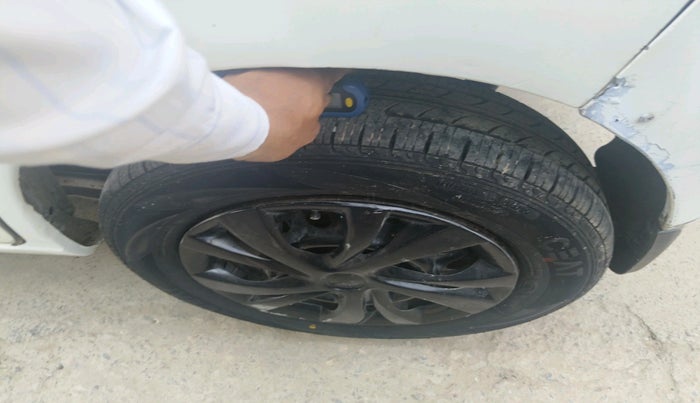 2015 Maruti Wagon R 1.0 VXI, CNG, Manual, 70,542 km, tyre