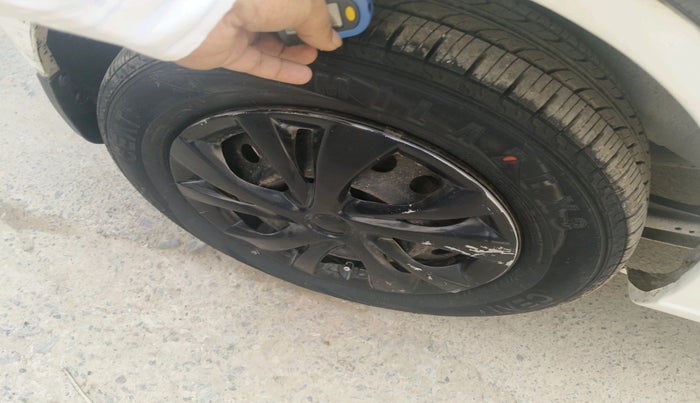 2015 Maruti Wagon R 1.0 VXI, CNG, Manual, 70,542 km, tyre