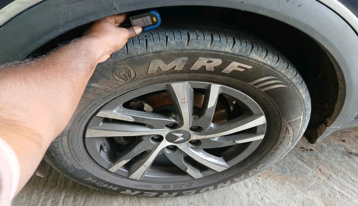 2023 Mahindra XUV700 AX 5 D AT 7 STR, Diesel, Automatic, 43,070 km, tyre